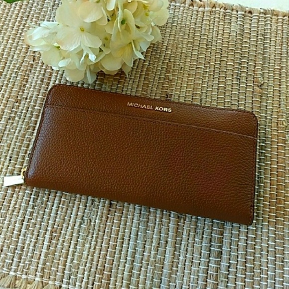 Michael Kors Handbags - MK Mercer Zip-Around Wallet